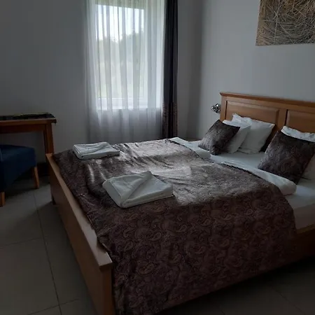 Hédervári Lovas 3*