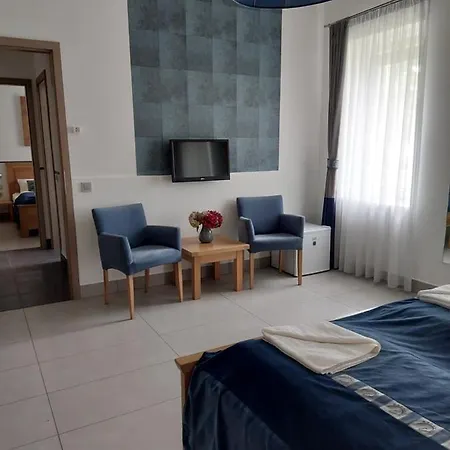 Hédervári Lovas 3*