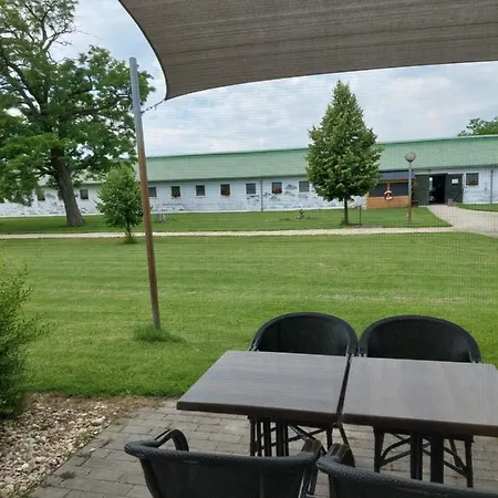 Hedervari Lovas Vendeghaz Hédervár